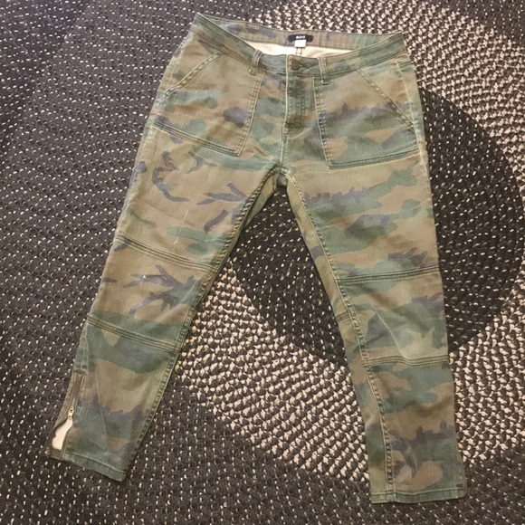 •BDG• cropped camo pants - Picture 3 of 9